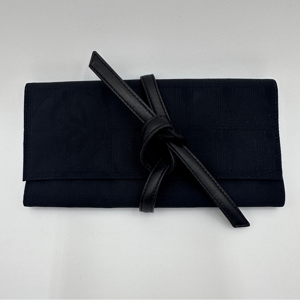 CHANEL Elegant Black Jewelry Organizer Excellent condition w/COA